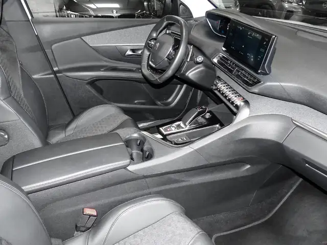 Peugeot 3008 view 4