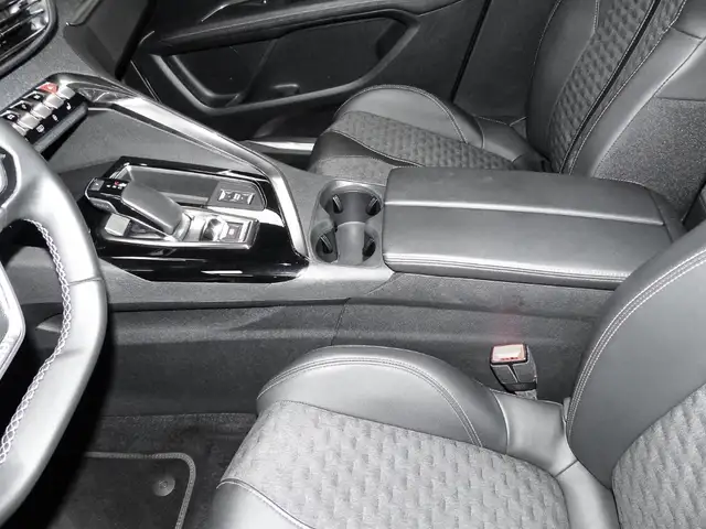 Peugeot 3008 view 12