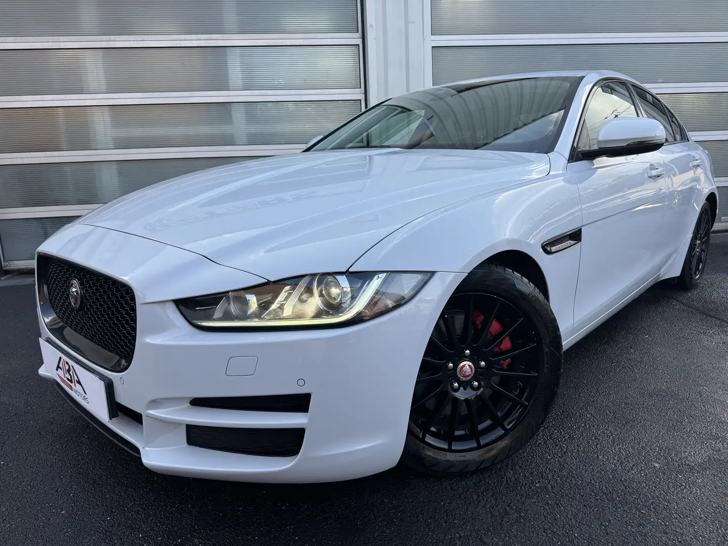 Jaguar XE 2.0 D - 163 ch E-Performance Pure - 1