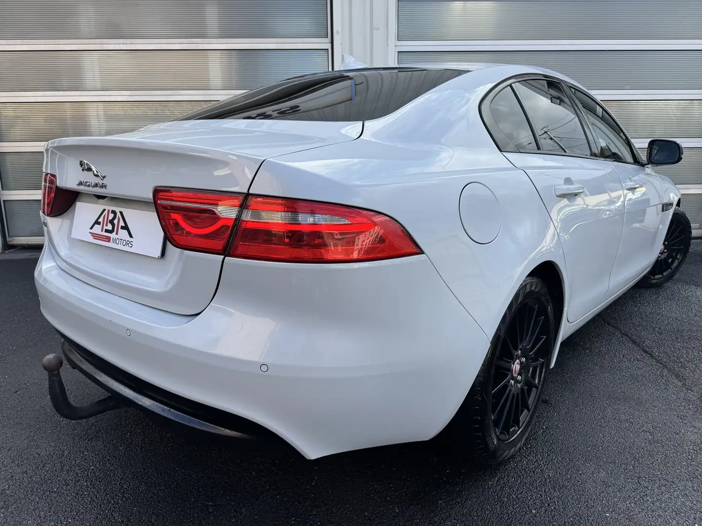 Jaguar XE 2.0 D - 163 ch E-Performance Pure - 2