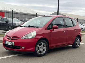 HONDA JAZZ 1.4i – ESSENCE – 83 CH – 2008 – 77.000 KM – 1ER PROPRIÉTAIRE