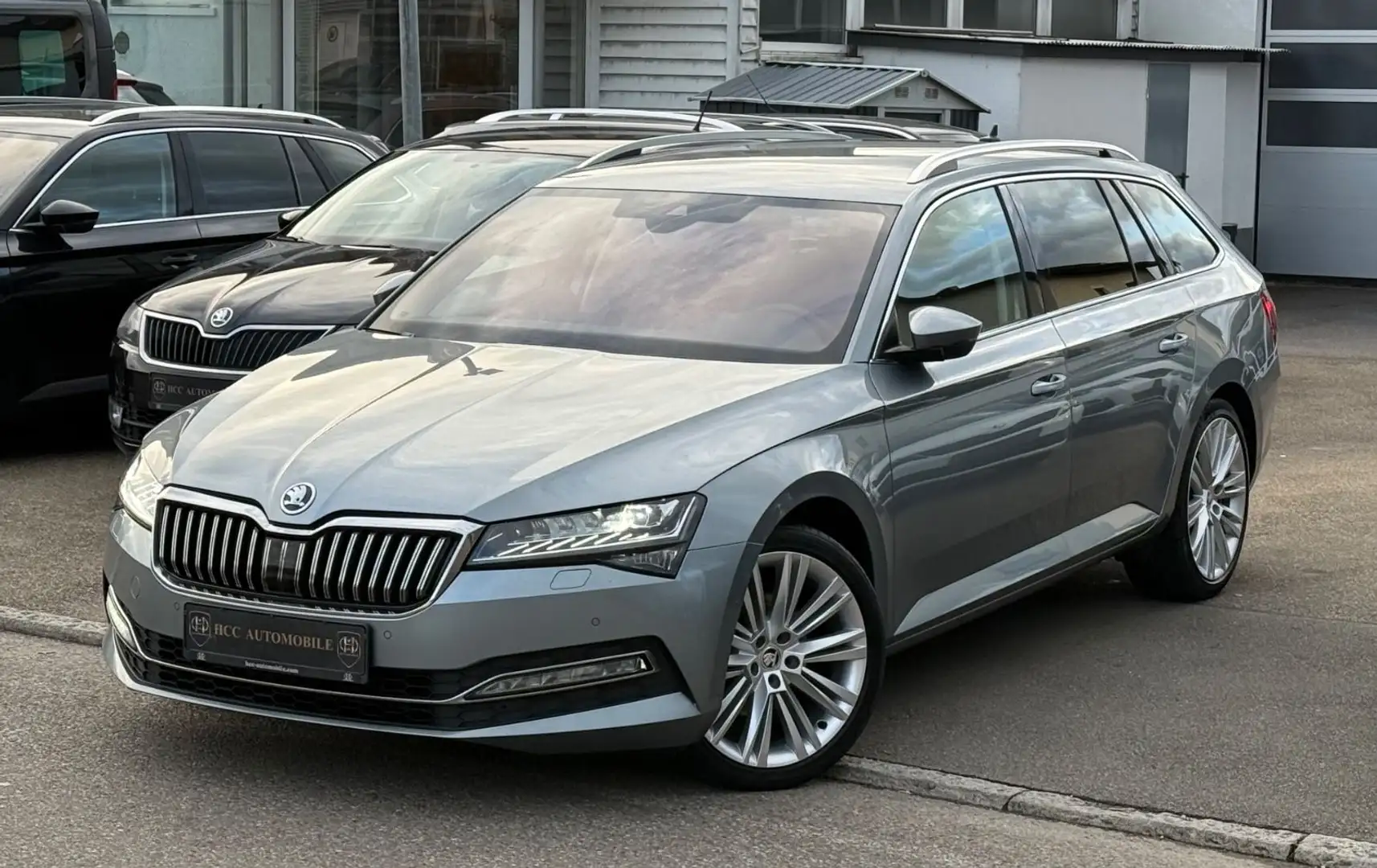 Skoda Superb Combi -DSG-NAVI-KAMERA-ACC-VIRTUAL-LED Grau - 2