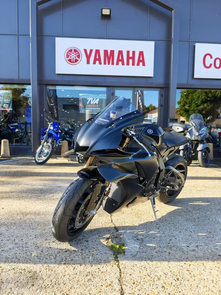 Yamaha YZF-R1