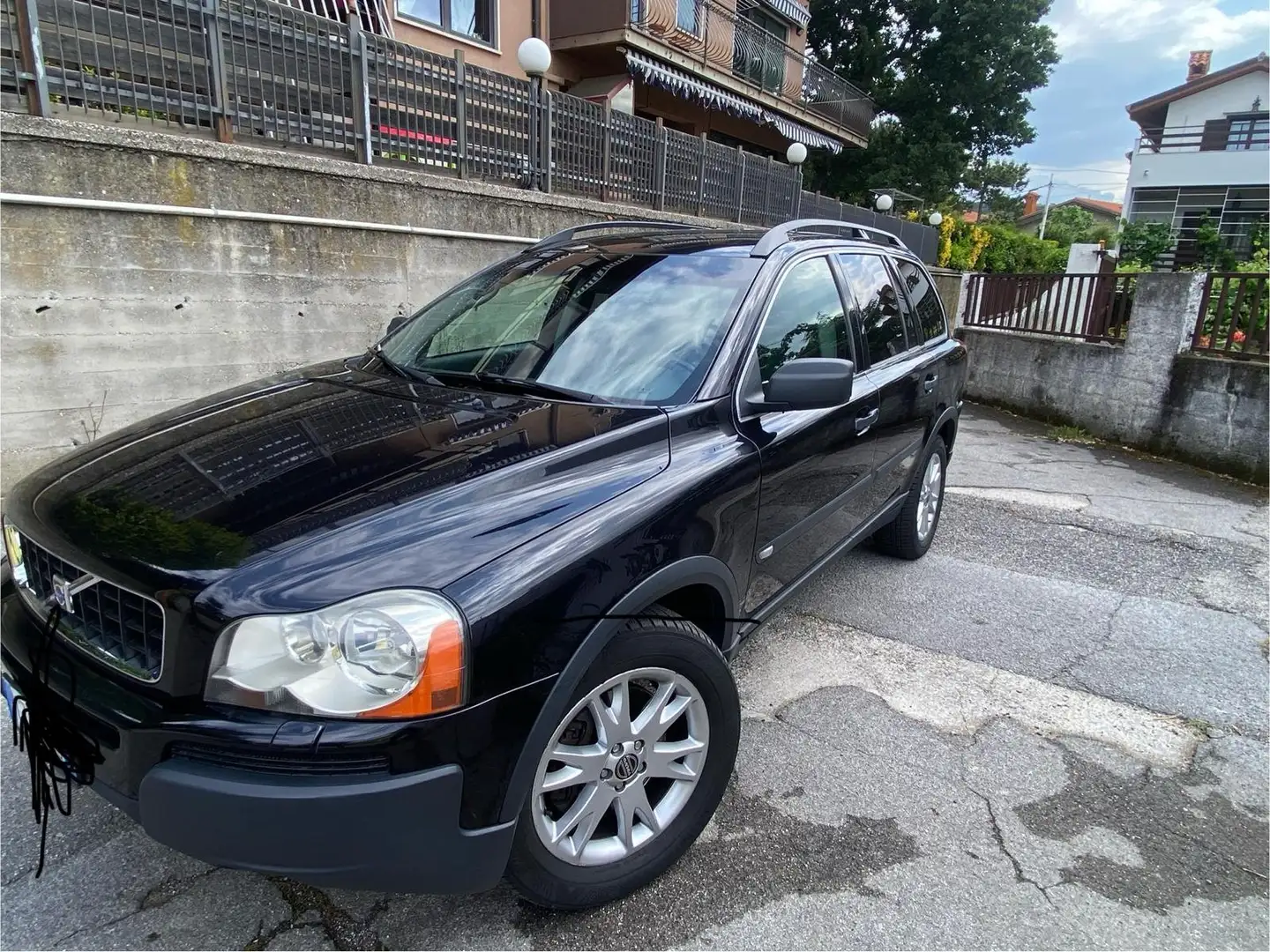 Volvo XC90 2.4 d5 Executive 185cv auto N1 Nero - 1