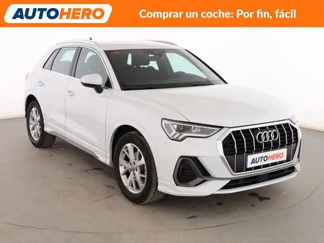 Audi Q3 view 8