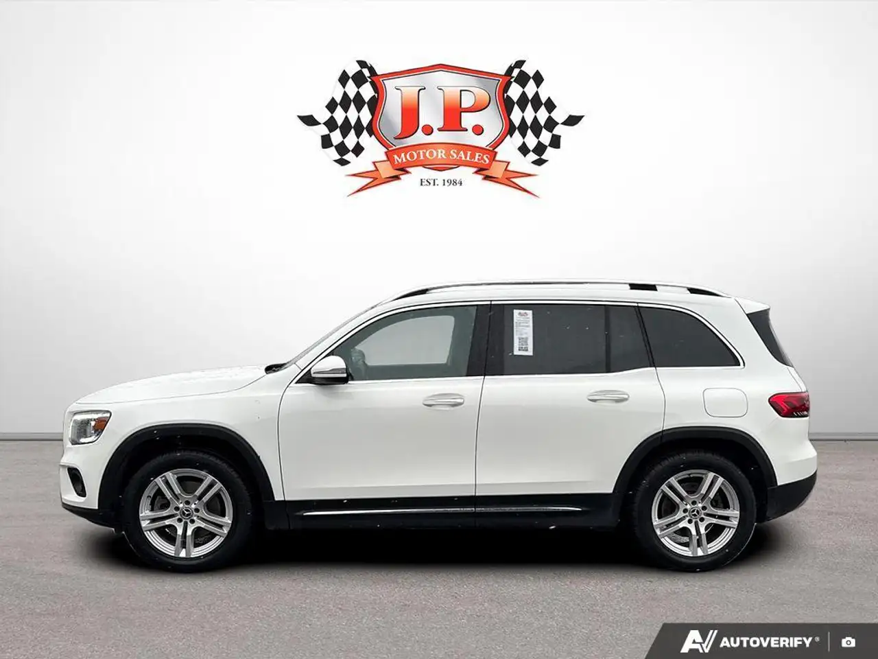 Mercedes-Benz GLB снимка Mercedes-Benz GLB