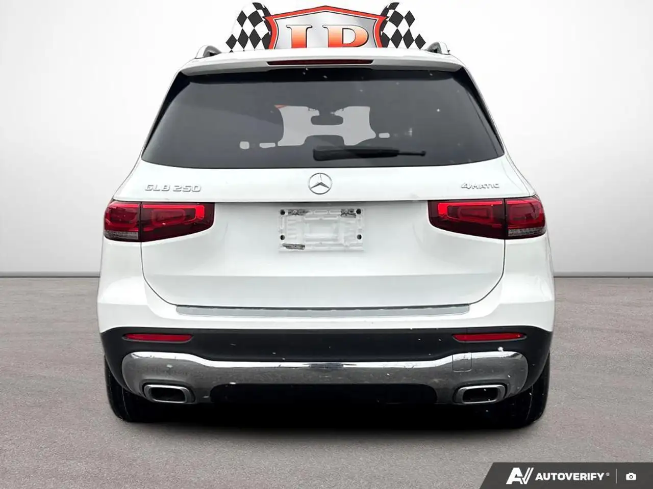 Mercedes-Benz GLB снимка Mercedes-Benz GLB