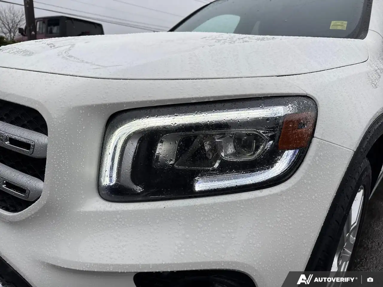 Mercedes-Benz GLB снимка Mercedes-Benz GLB