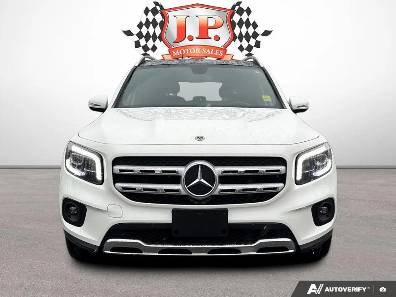 Mercedes-Benz GLB снимка Mercedes-Benz GLB
