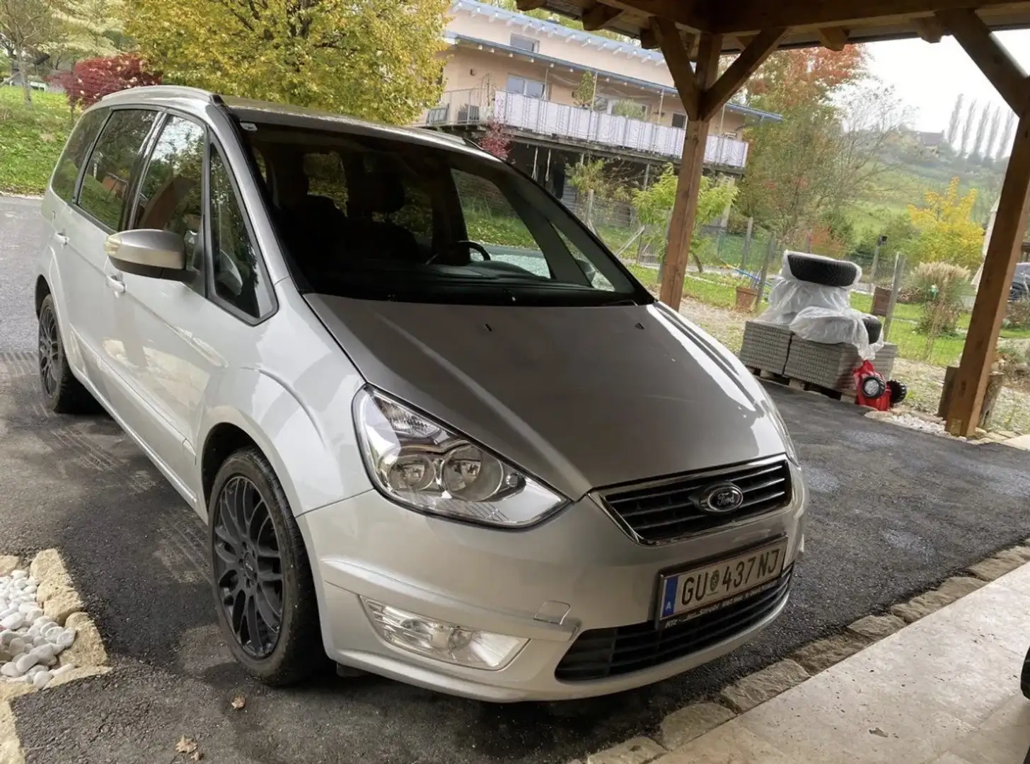 Ford Galaxy Trend 2,0 TDCi DPF Silber - 2