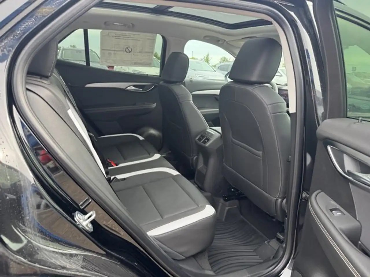 Buick Envision photo Buick Envision