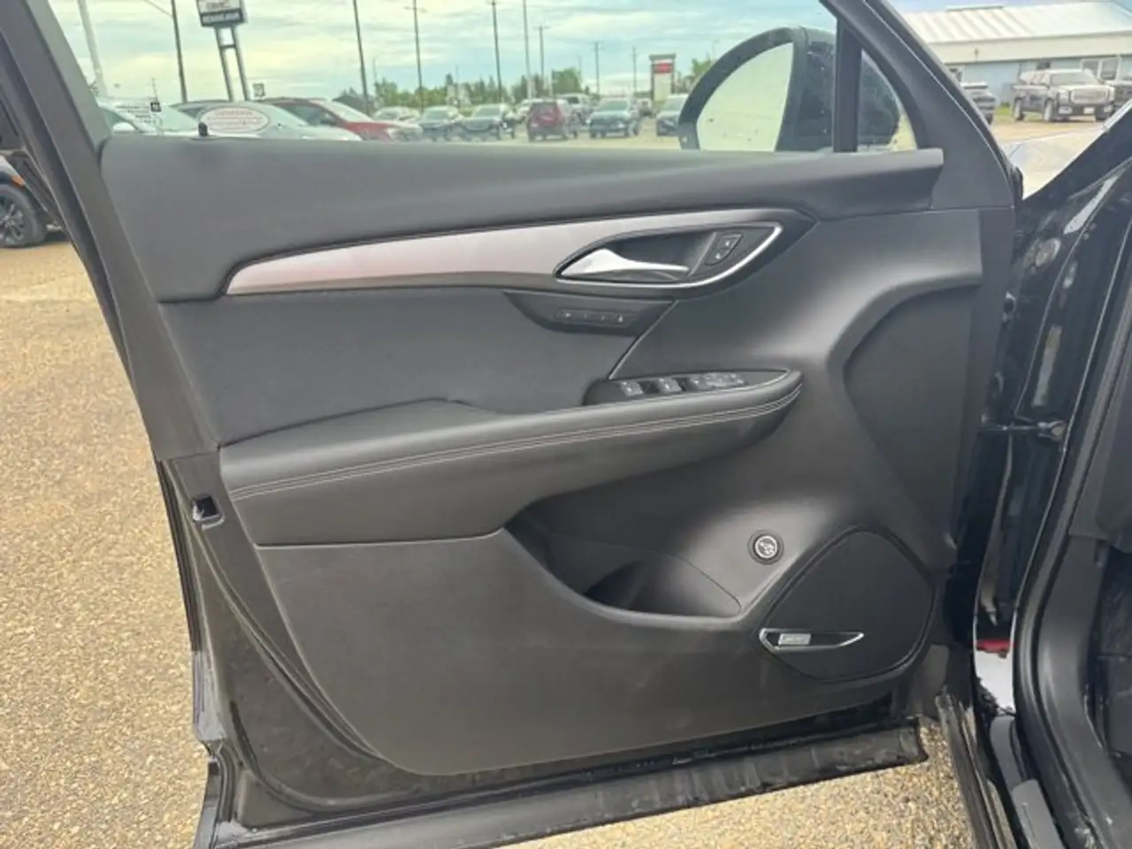 Buick Envision photo Buick Envision