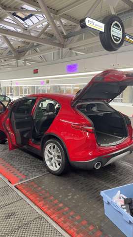 Imagine Alfa Romeo Stelvio 2.0 Turbo 16V AT8-Q4 Lusso Ti