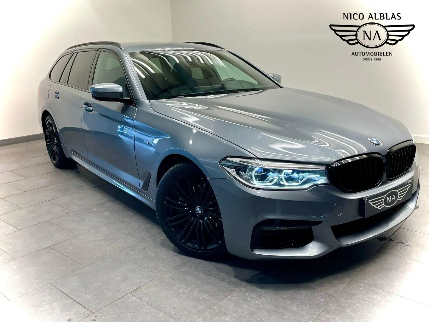 BMW 520 5-serie Touring 520i High Executive l M Sport l Sc Gris - 1