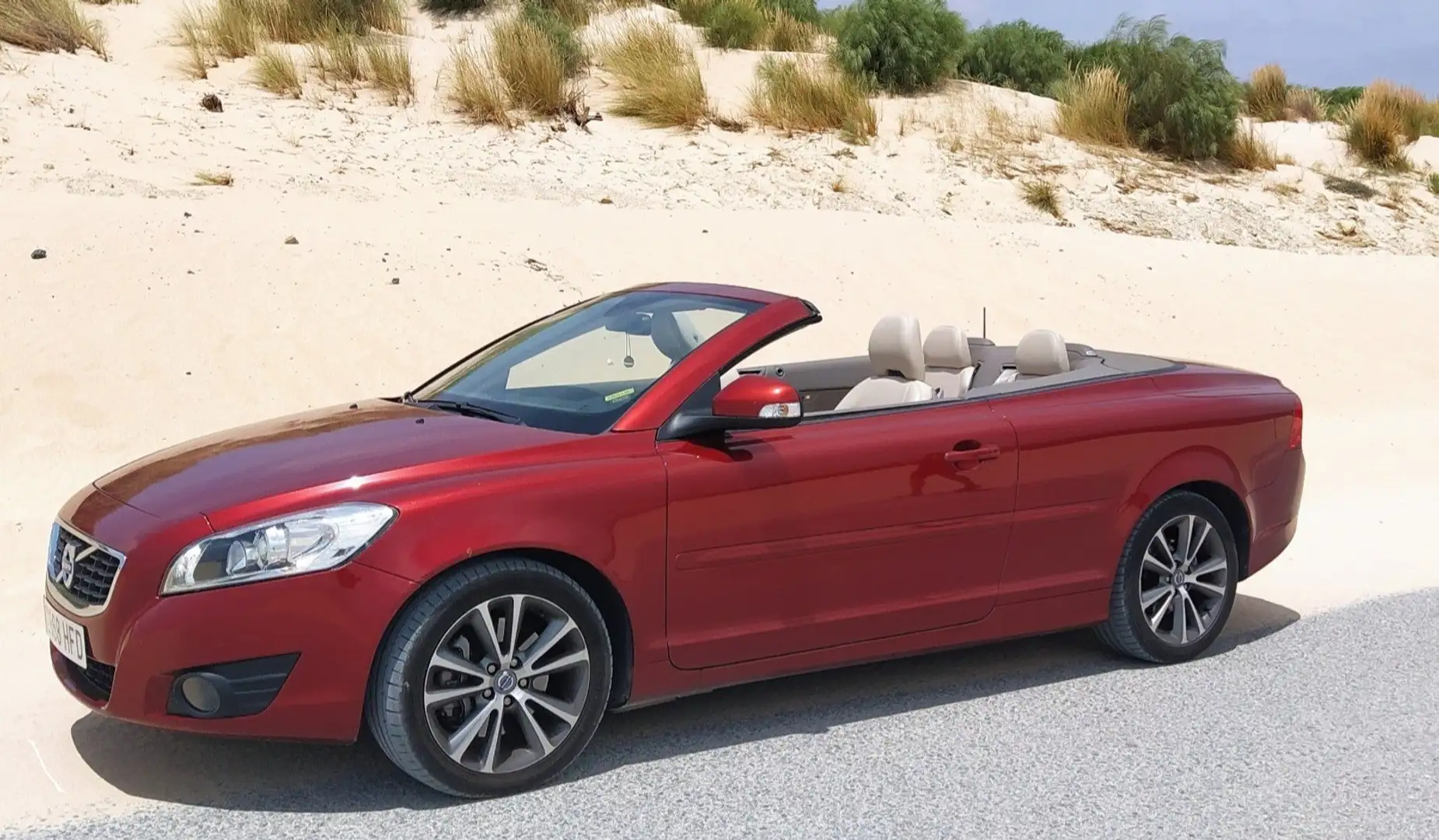 Volvo C70 C70 D3 Momentum Momentum Červená - 1
