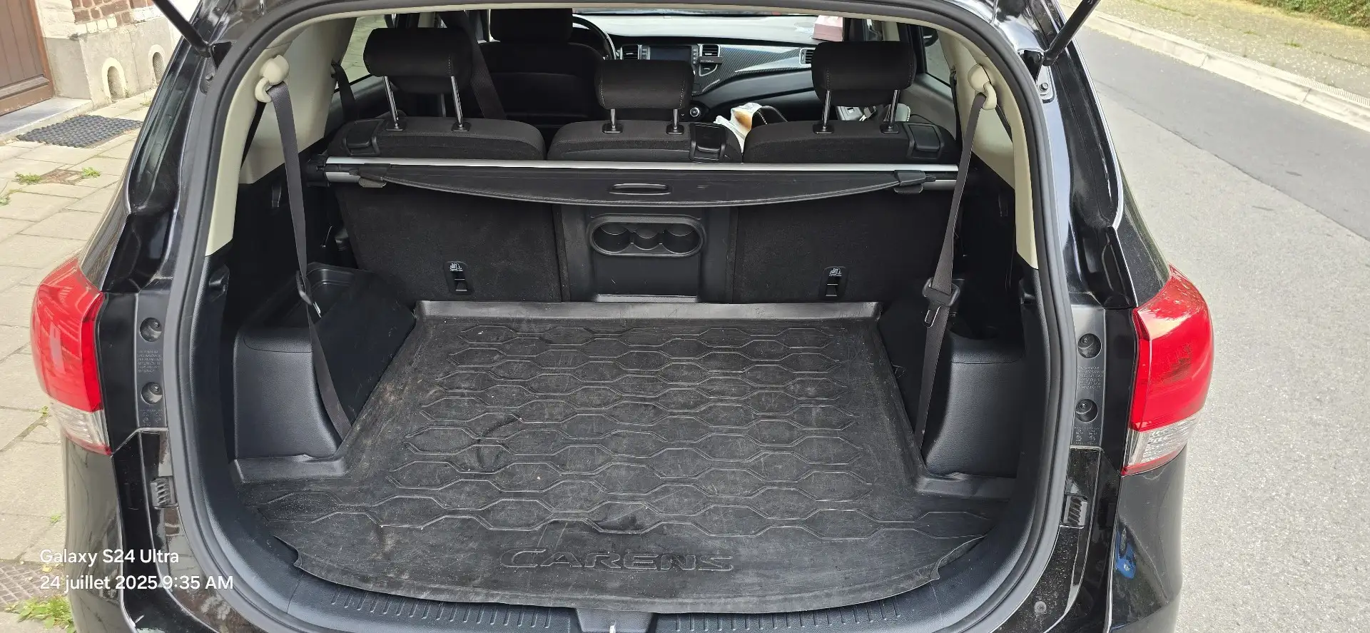 Kia Carens 1.6i Navi Edition+ - 2