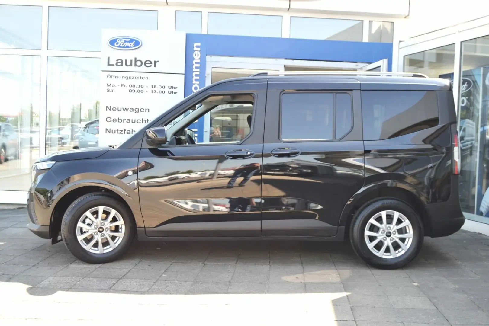 Ford Tourneo Courier Tourneo Courier 1,0 Titanium AutoAC Navi+Sync RFK  Zwart - 2