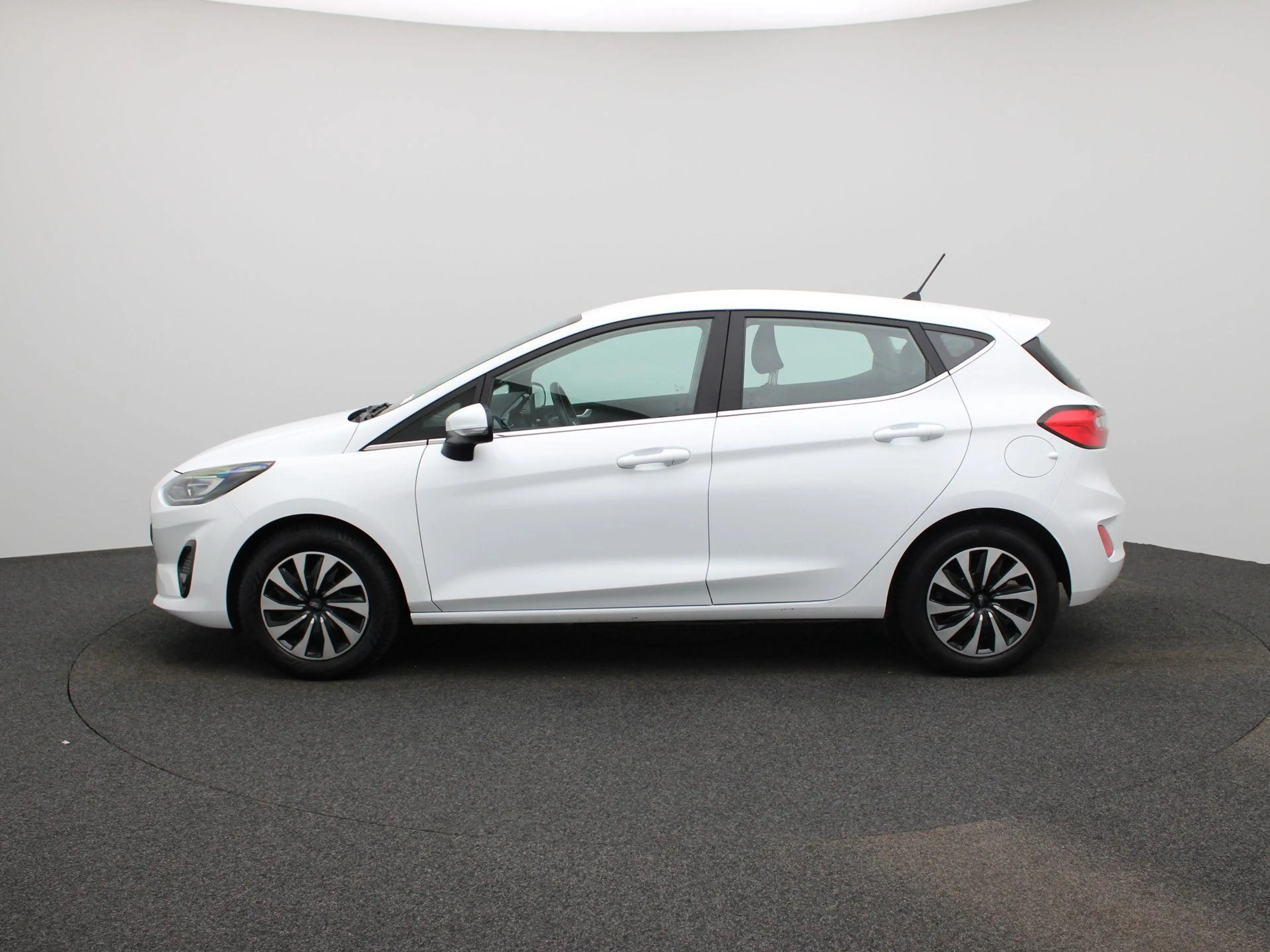 Ford Fiesta 1.0 EcoBoost Hybrid Titanium — photo 4