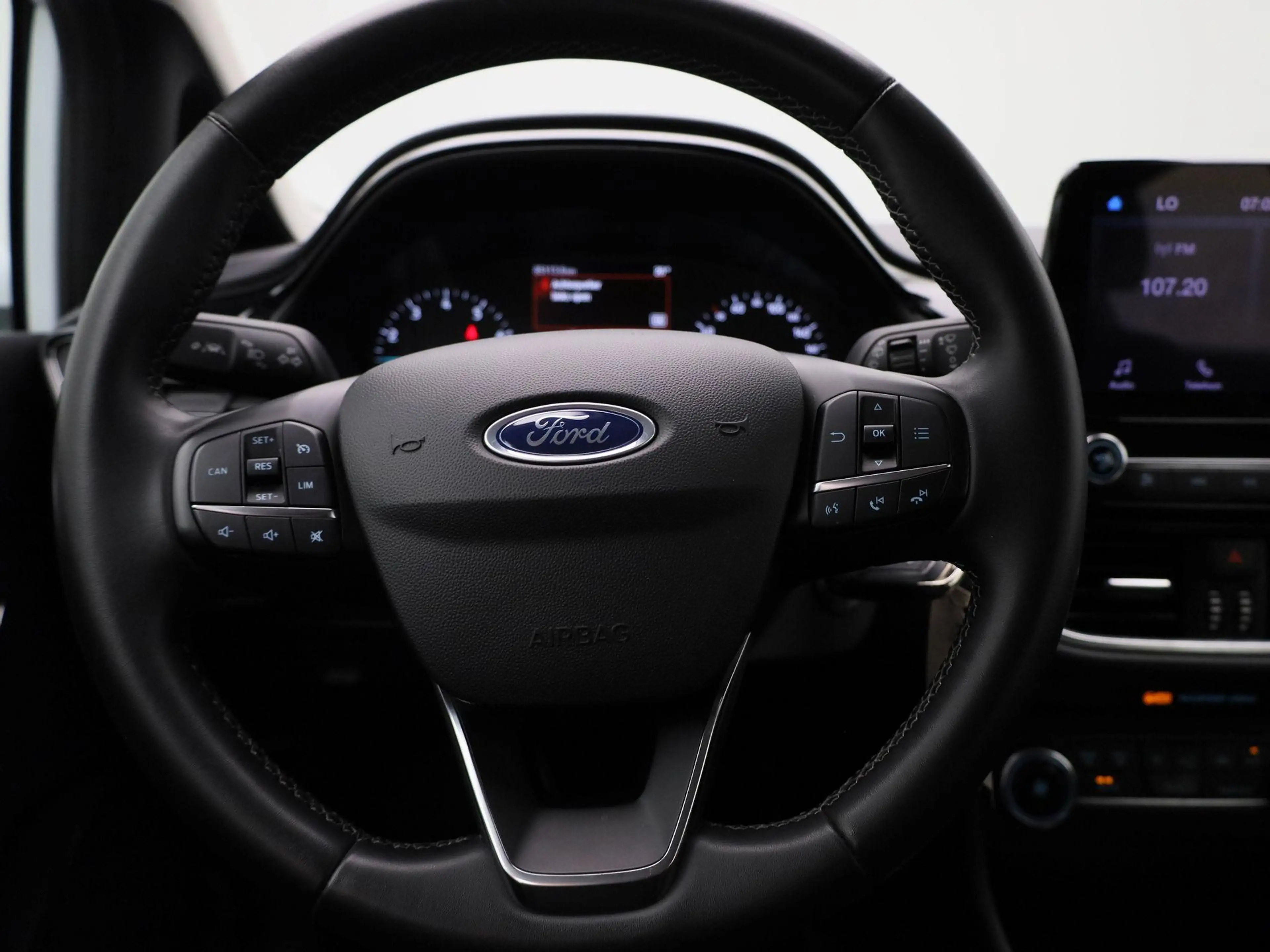Ford Fiesta 1.0 EcoBoost Hybrid Titanium — photo 7