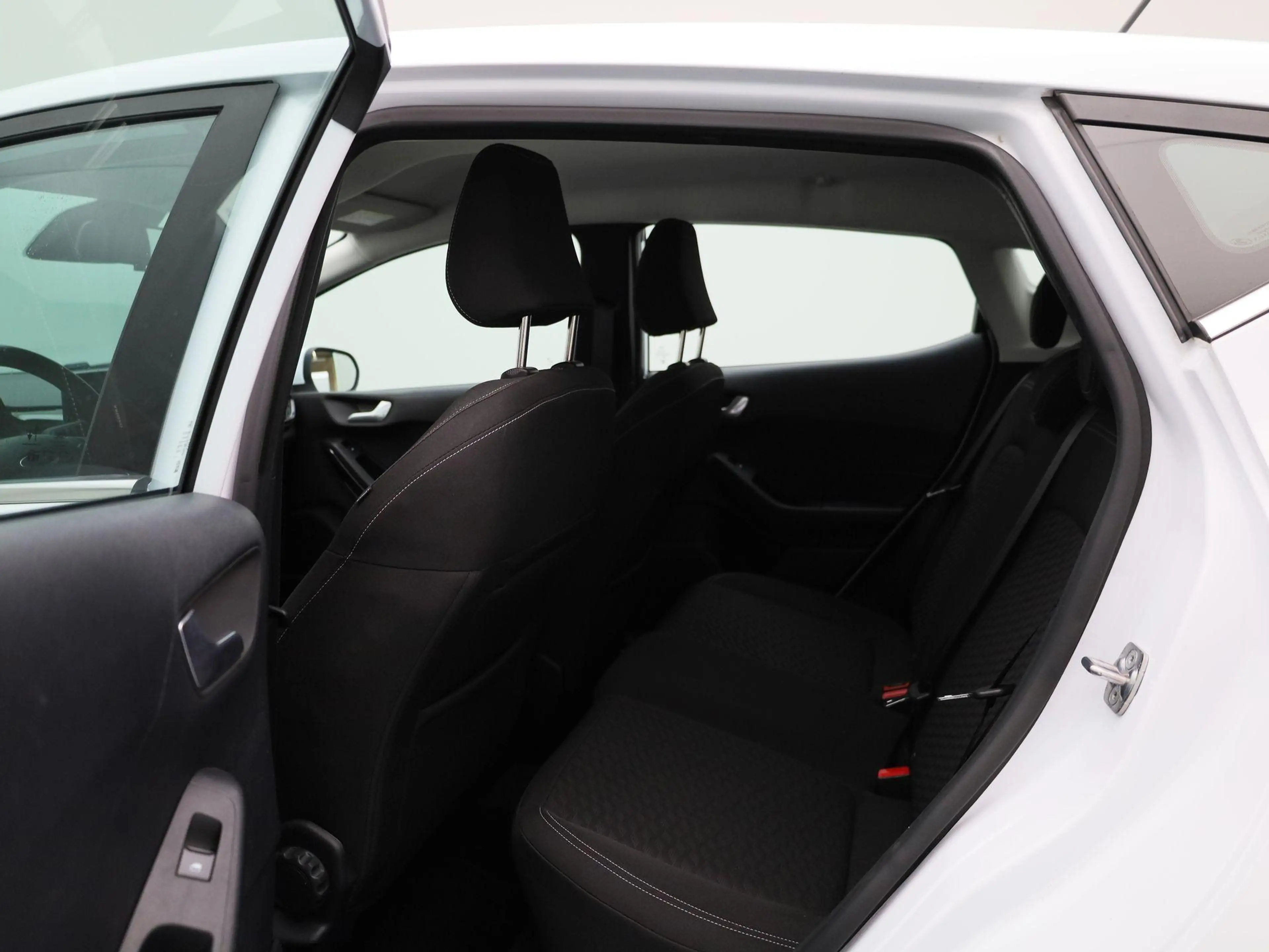 Ford Fiesta 1.0 EcoBoost Hybrid Titanium — photo 10