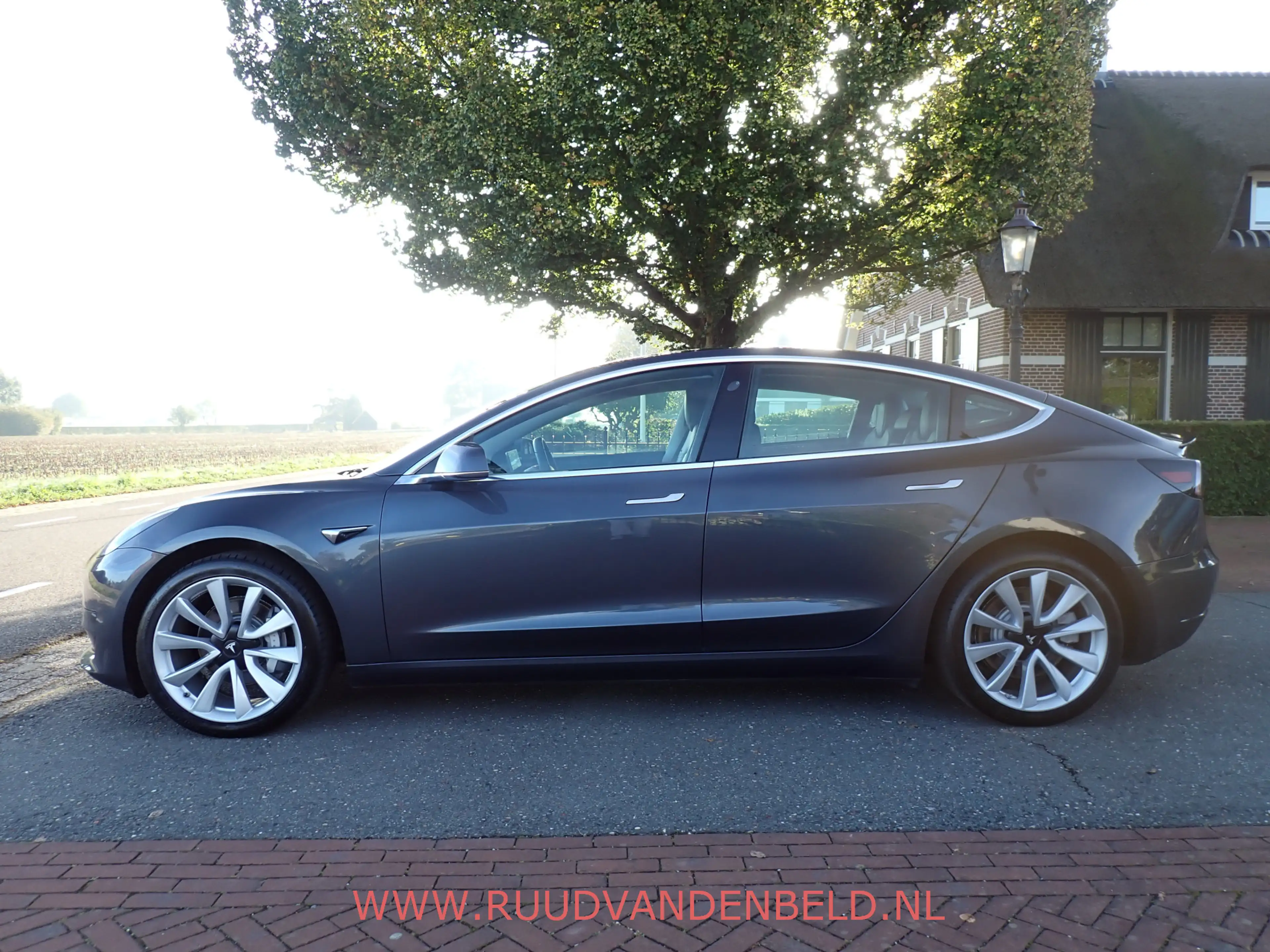 Tesla Model 3 SR+ RWD 60 kWh SOH 86% / TREKHAAK / PANODAK / 19'' — photo 6