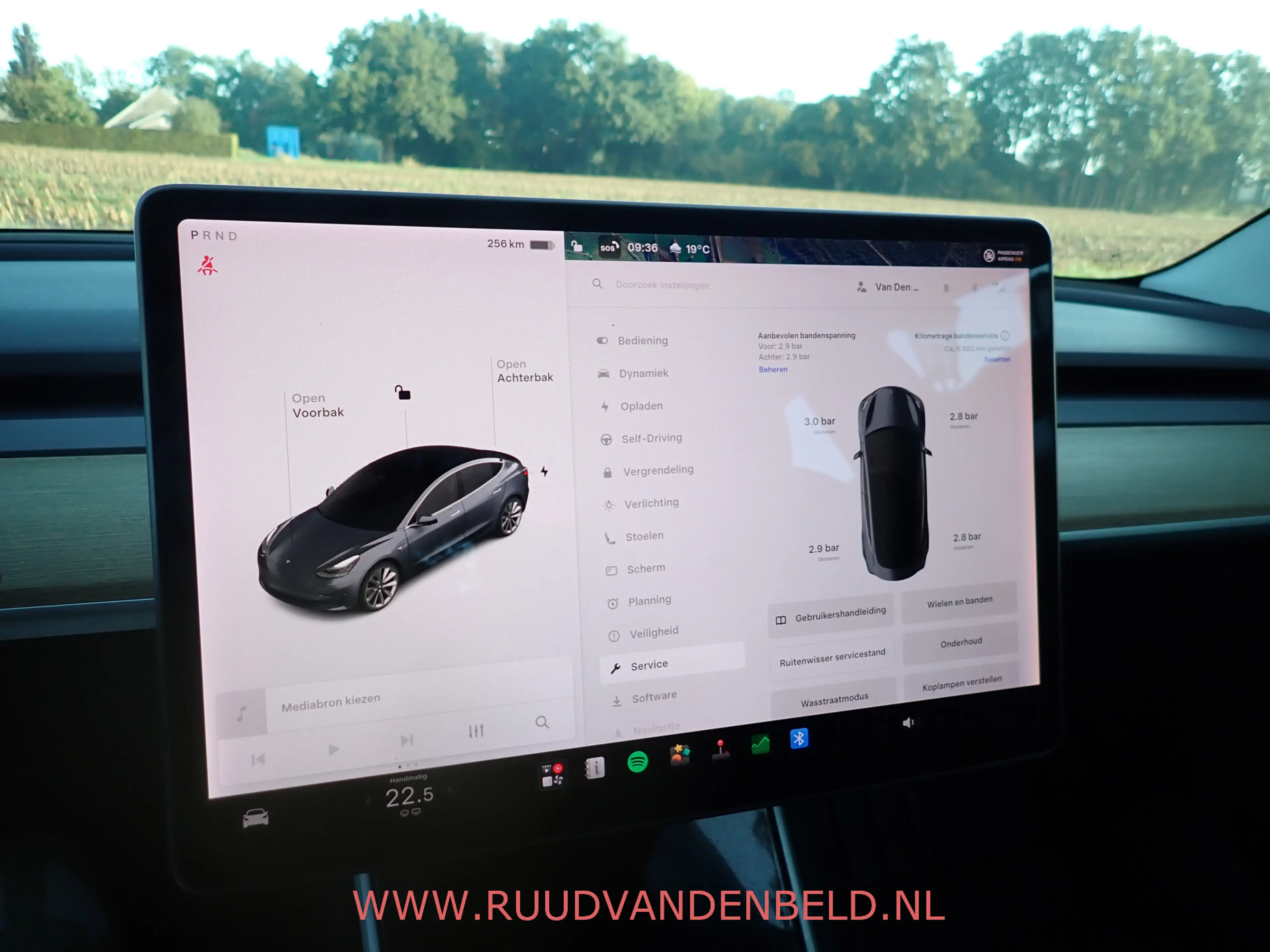 Tesla Model 3 SR+ RWD 60 kWh SOH 86% / TREKHAAK / PANODAK / 19'' — photo 25