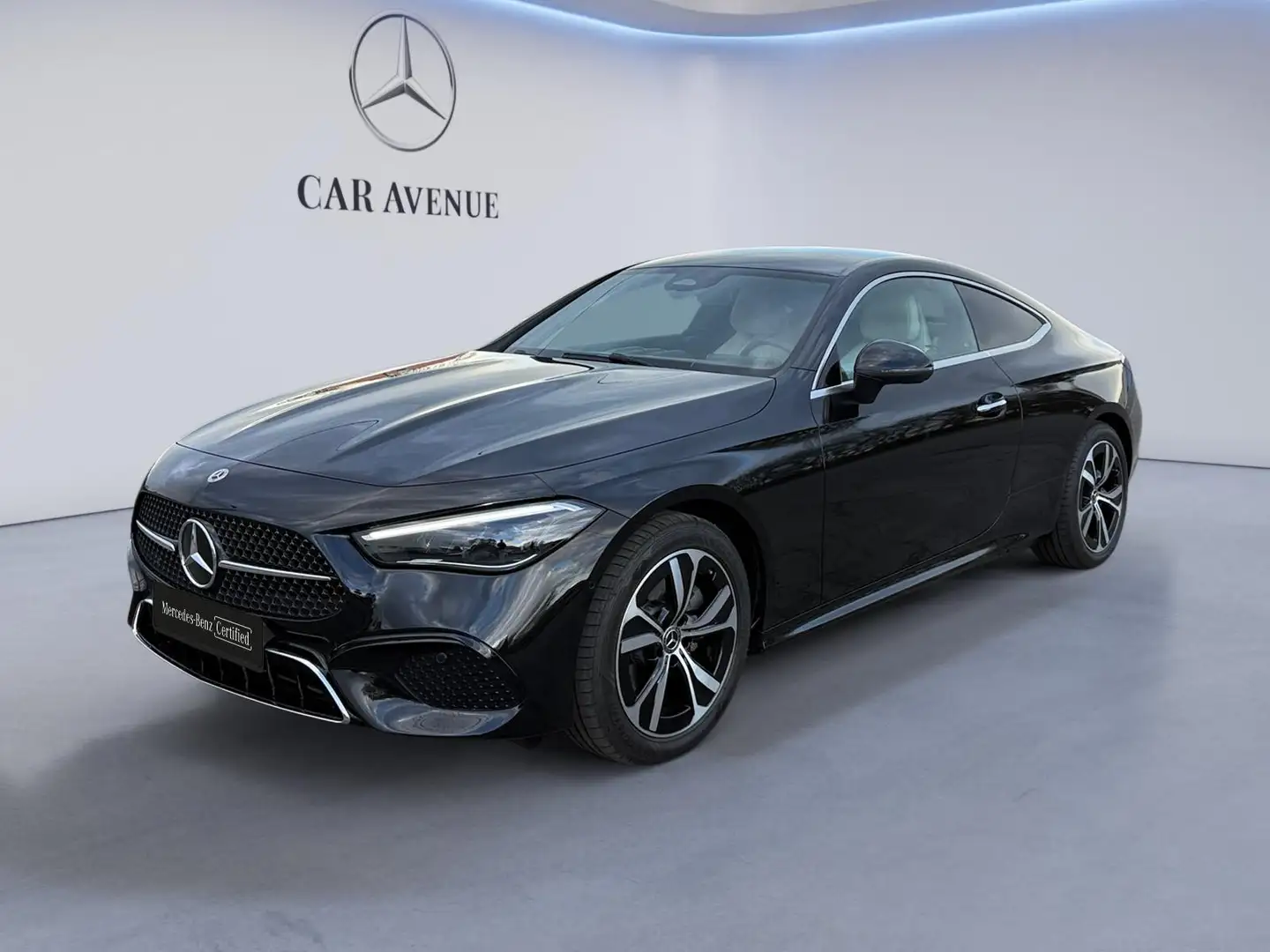 Mercedes-Benz CLE 180 Luxury Line Schwarz - 1