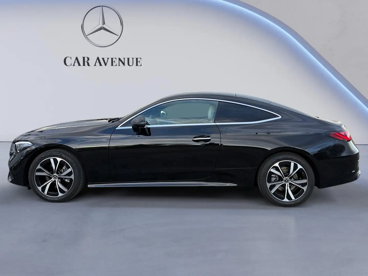 Mercedes-Benz CLE 180 Luxury Line Schwarz - 2