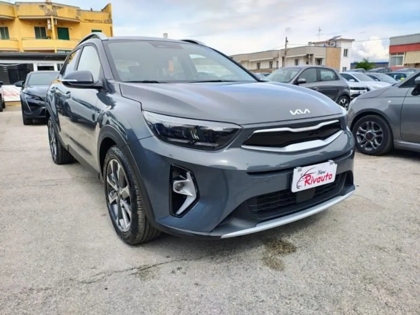 Kia Stonic Stonic 1.0 t-gdi mhev Style 120cv dct Gris - 1