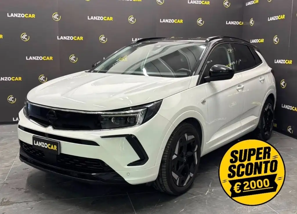 Opel Grandland, 1.6 PHEV GSE AWD 300CV *DIVERSI COLORI*, colore bianco, 2023, ibrida | usata in vendita da LANZOCAR