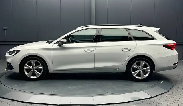 Seat Leon view 3