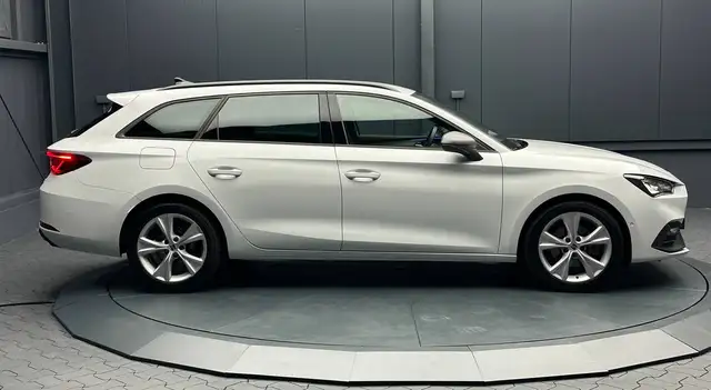 Seat Leon view 6