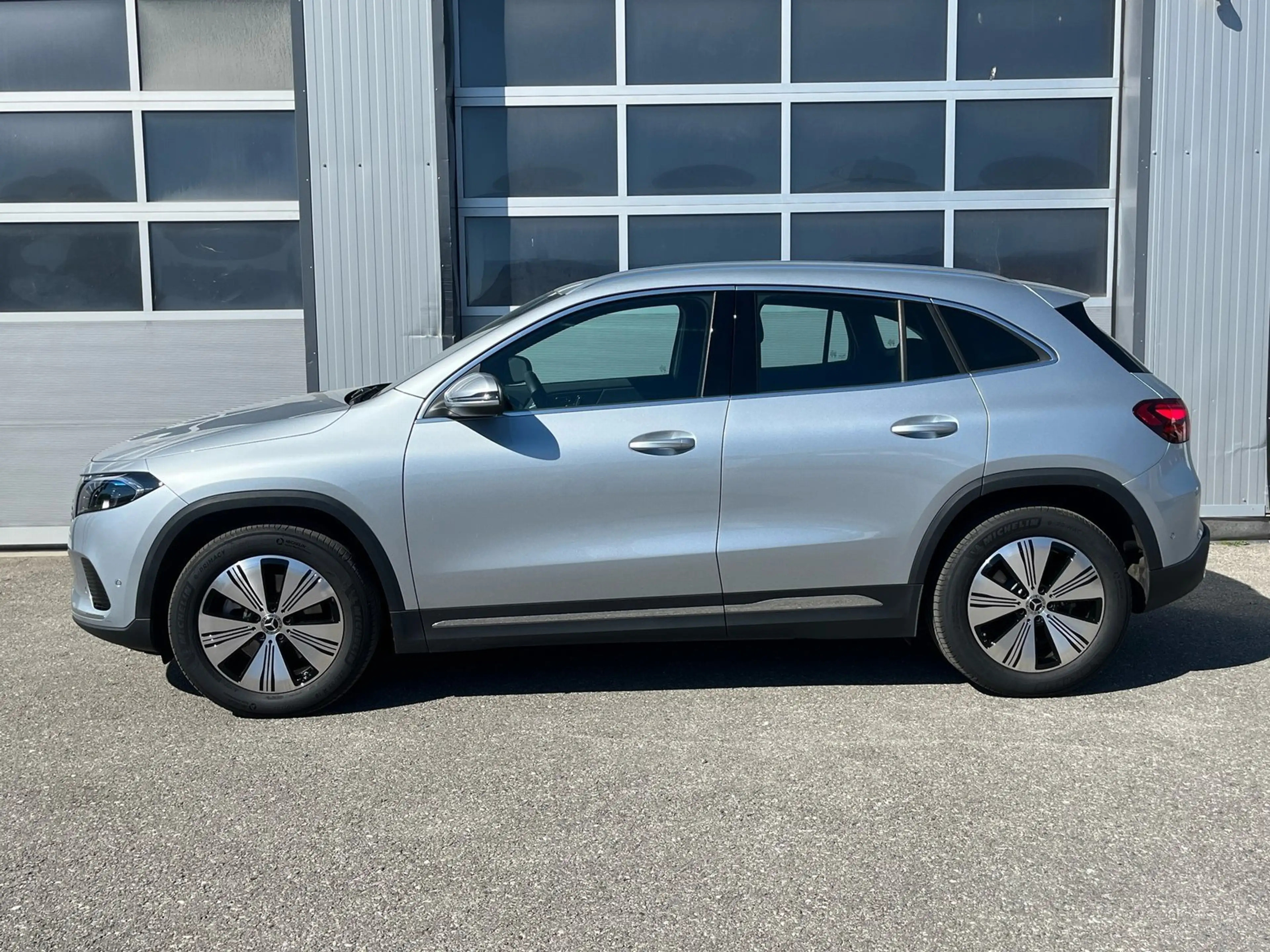 Mercedes-Benz EQA 300 4M Progressive Adv./Fahrassist/Memo/Flex — photo 3