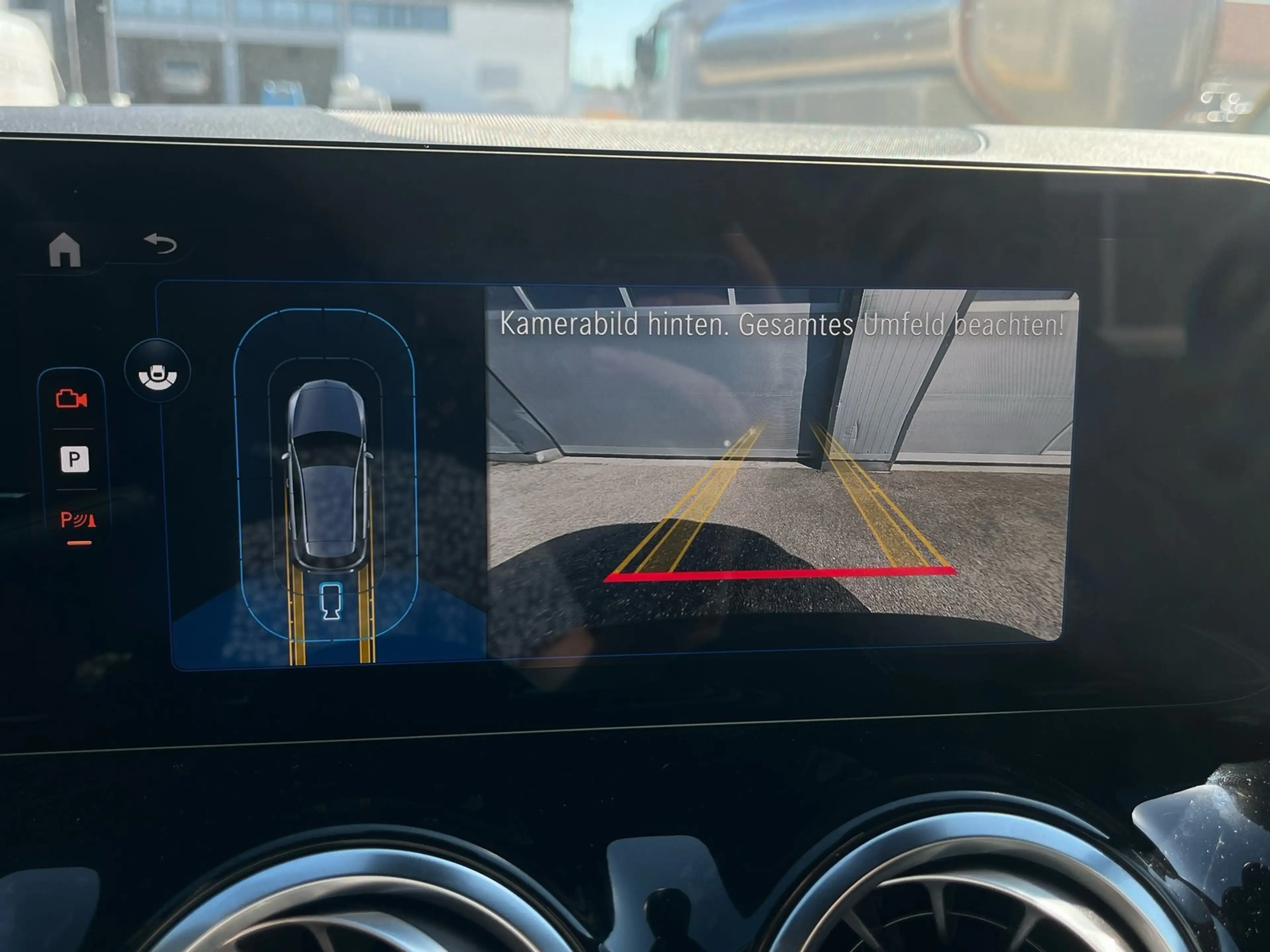 Mercedes-Benz EQA 300 4M Progressive Adv./Fahrassist/Memo/Flex — photo 15