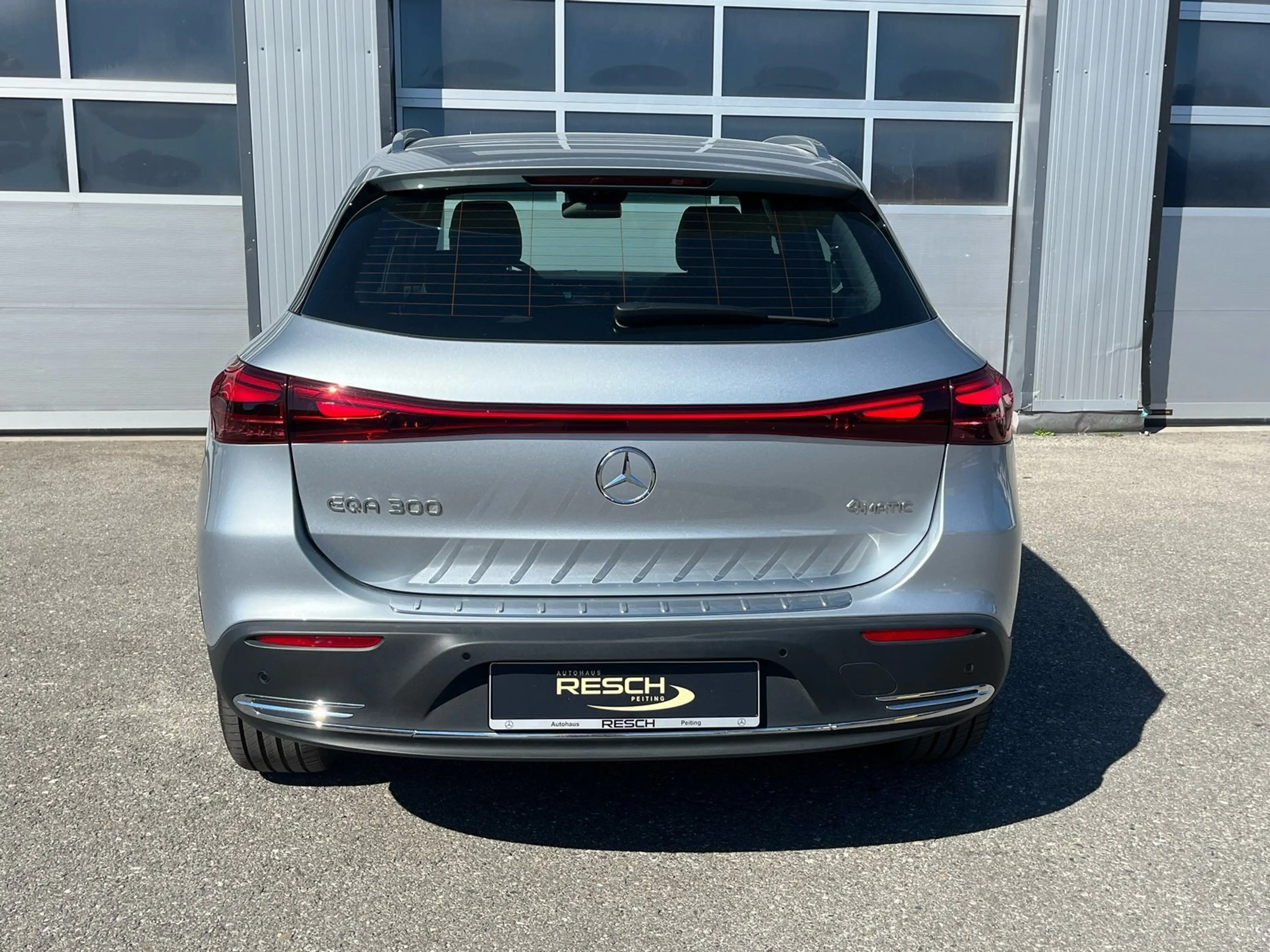 Mercedes-Benz EQA 300 4M Progressive Adv./Fahrassist/Memo/Flex — photo 4