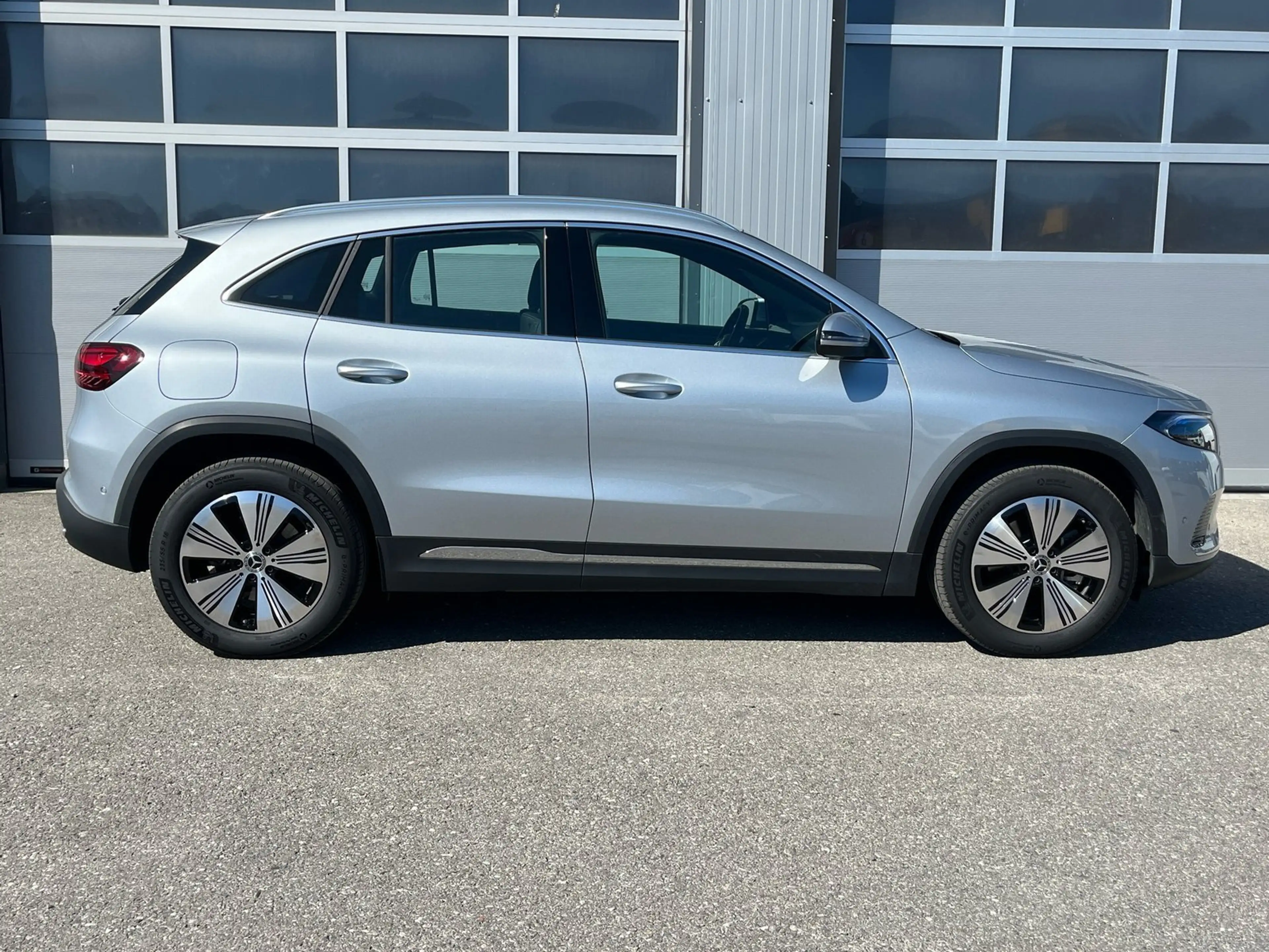 Mercedes-Benz EQA 300 4M Progressive Adv./Fahrassist/Memo/Flex — photo 6