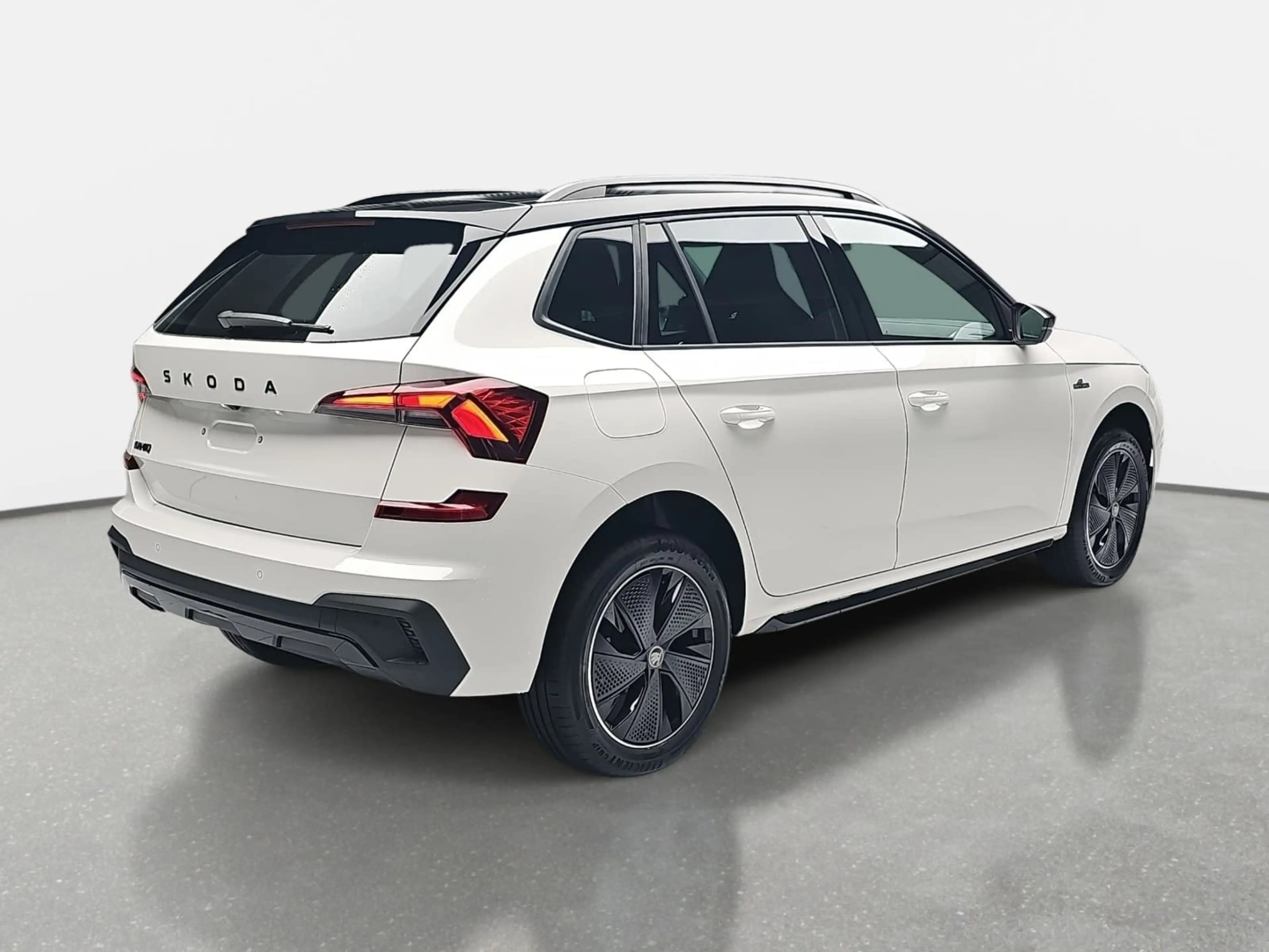 Skoda Kamiq KAMIQ 1.5 TSI DSG MONTE CARLO MATRIX KAMERA AHK — photo 4