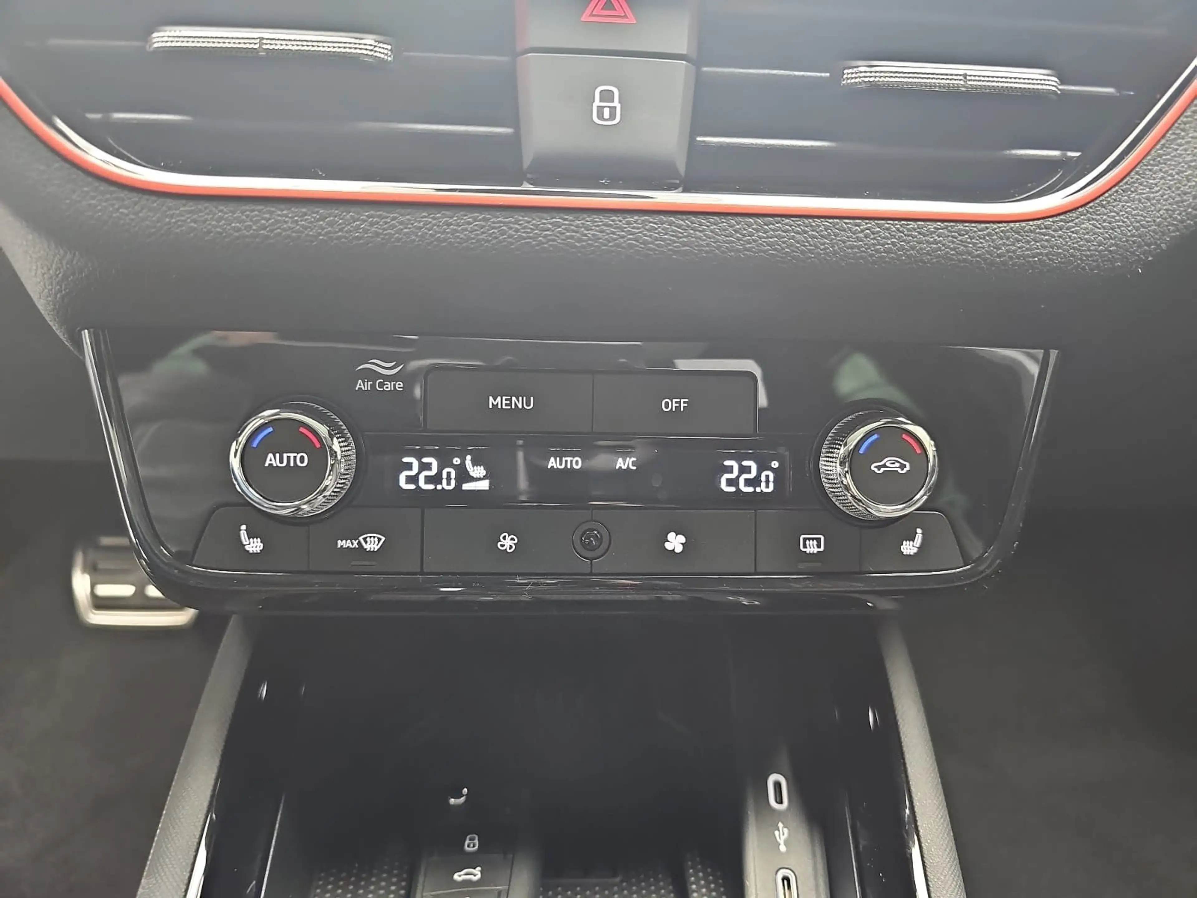 Skoda Kamiq KAMIQ 1.5 TSI DSG MONTE CARLO MATRIX KAMERA AHK — photo 12