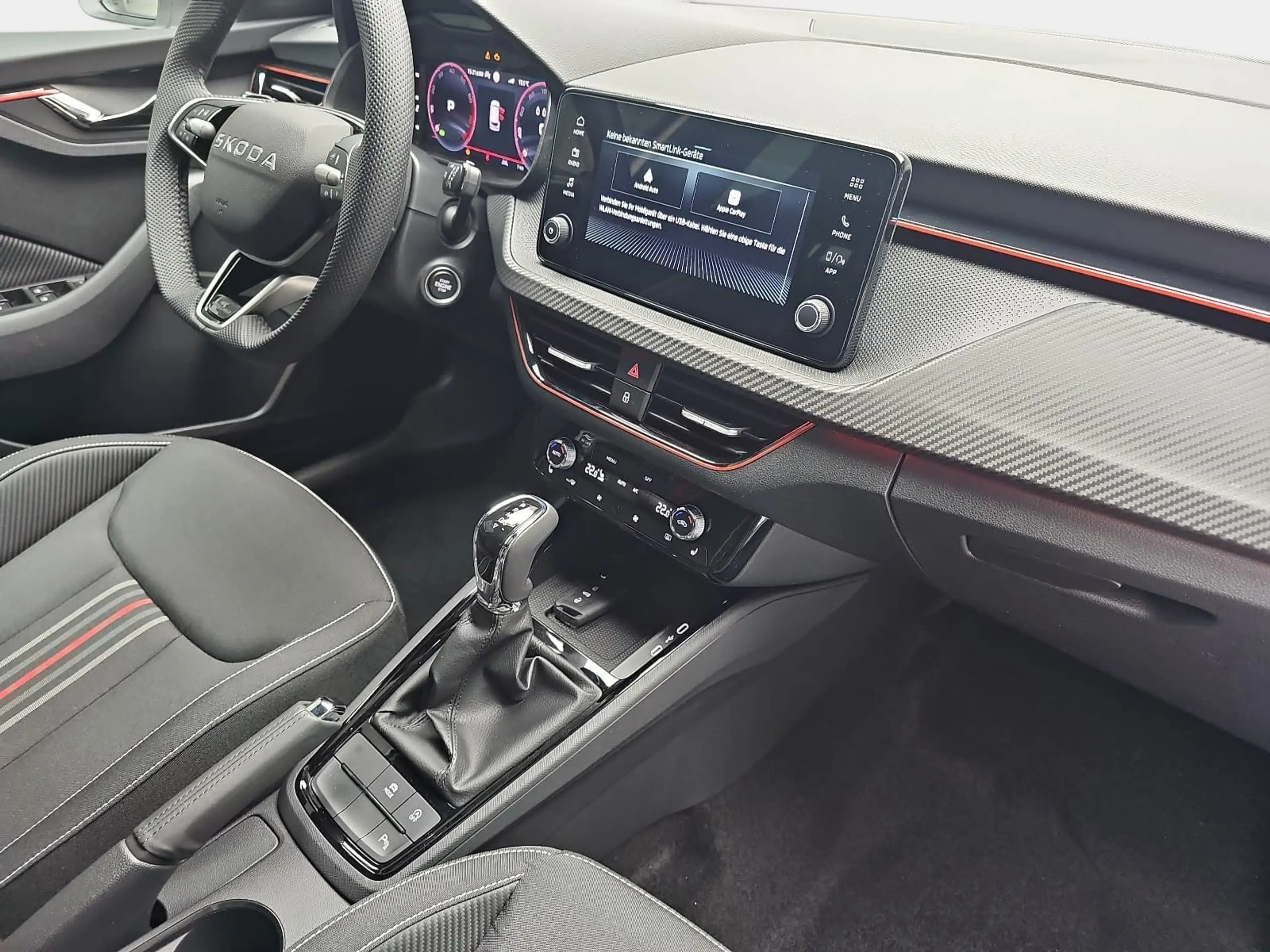 Skoda Kamiq KAMIQ 1.5 TSI DSG MONTE CARLO MATRIX KAMERA AHK — photo 18