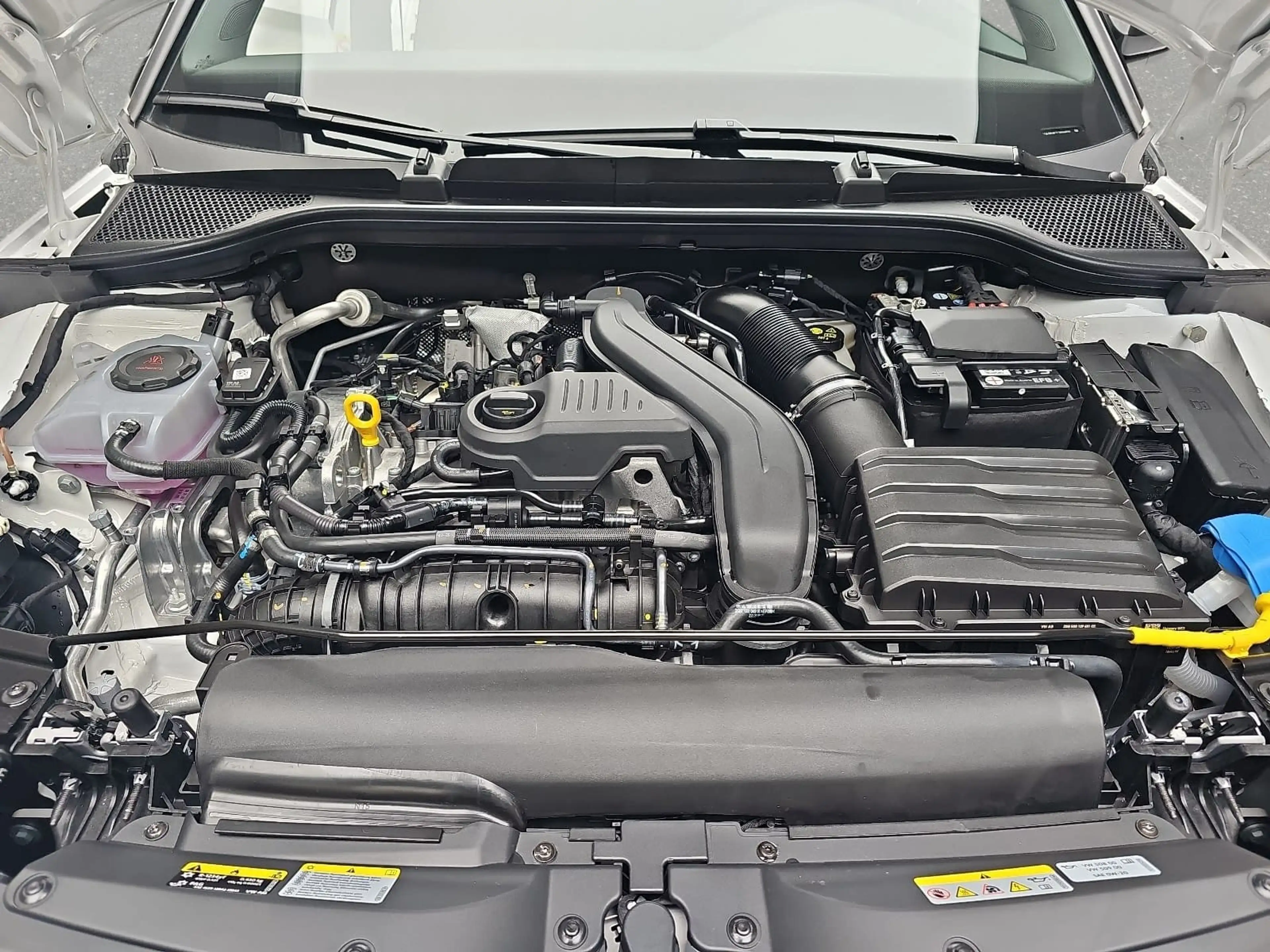 Skoda Kamiq KAMIQ 1.5 TSI DSG MONTE CARLO MATRIX KAMERA AHK — photo 16