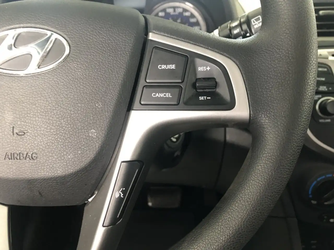 Hyundai ACCENT снимка Hyundai ACCENT
