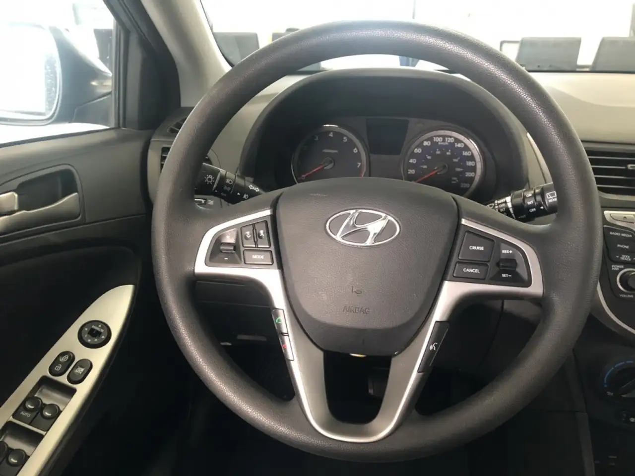 Hyundai ACCENT снимка Hyundai ACCENT
