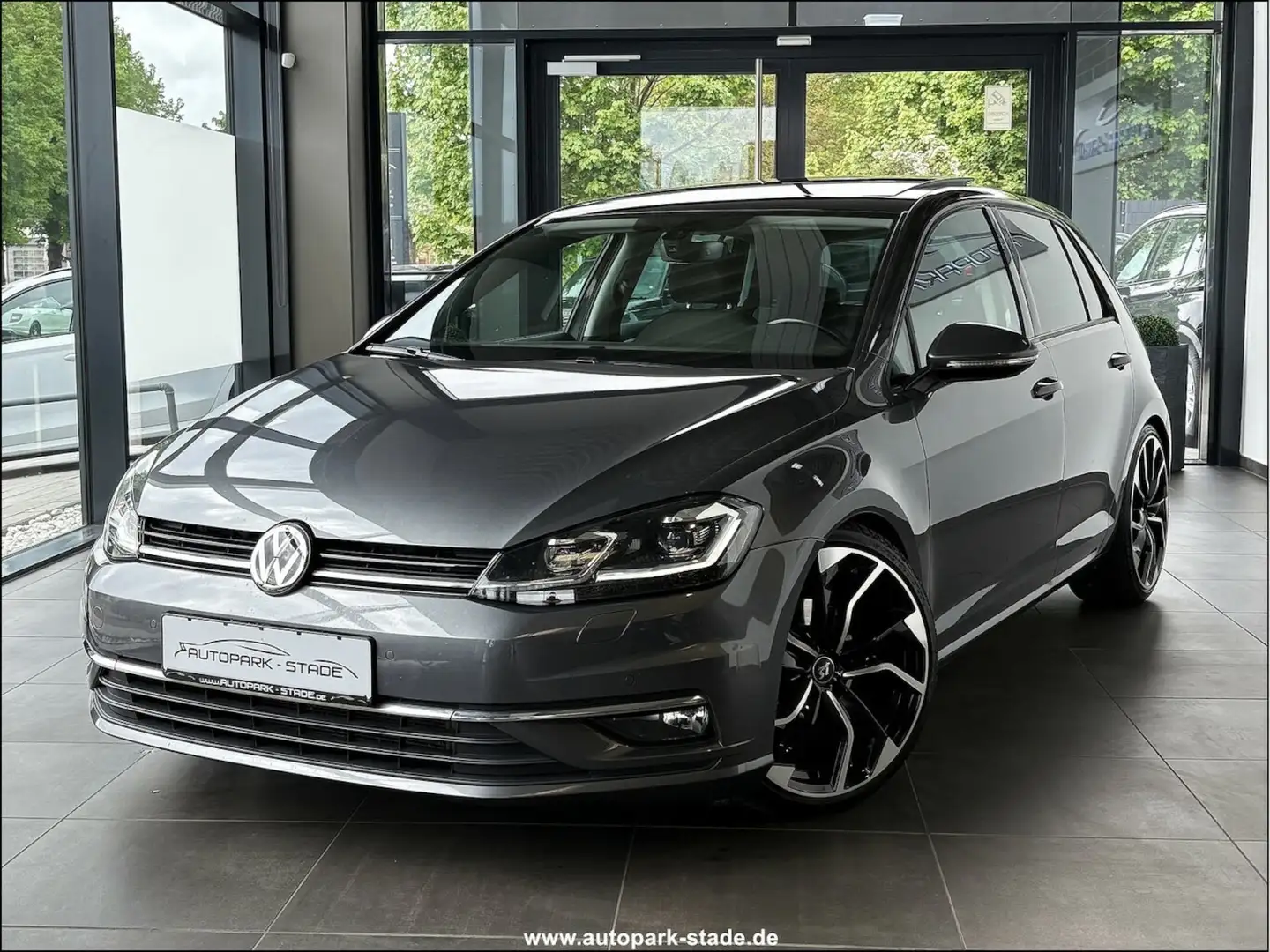 Volkswagen Golf VII Highline Pano ACC ActiveInfo Massage Gris - 2