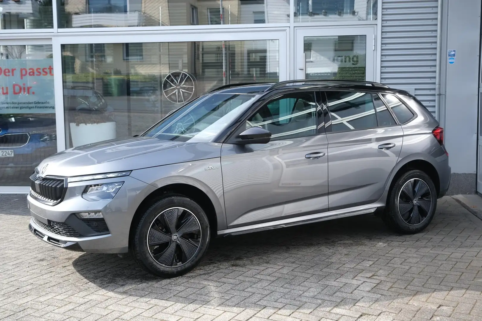 Skoda Kamiq Monte Carlo 1.0 TSI Matrix Panodach Kamera Gara... Grau - 2