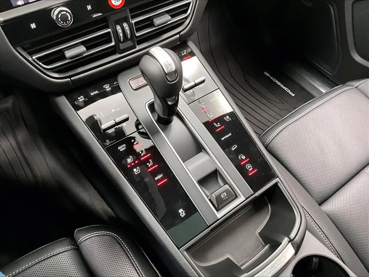 Porsche Macan снимка Porsche Macan