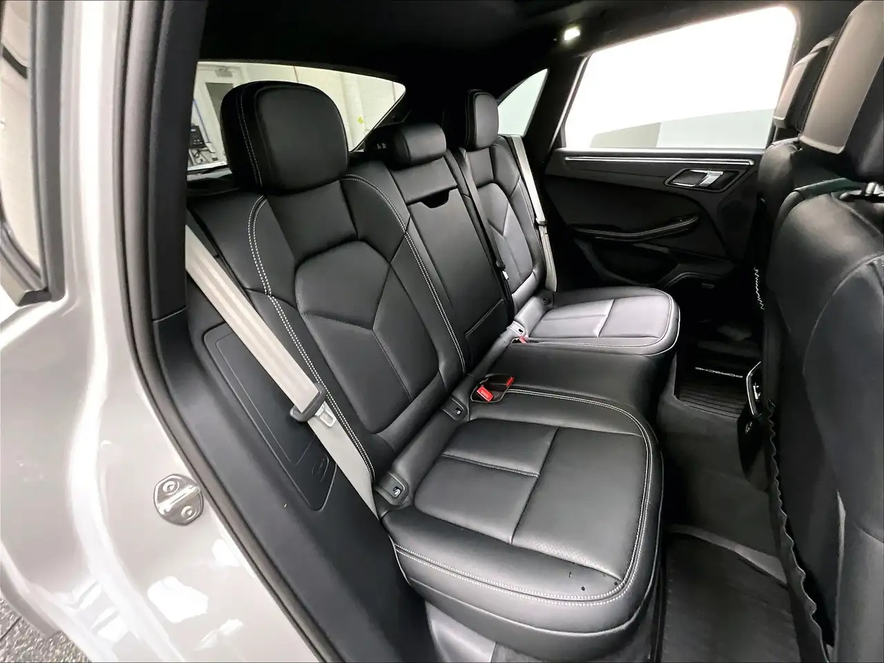 Porsche Macan снимка Porsche Macan