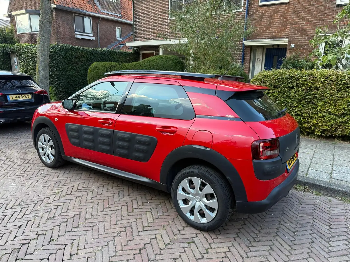 Citroen C4 Cactus 1.2 Rood - 2