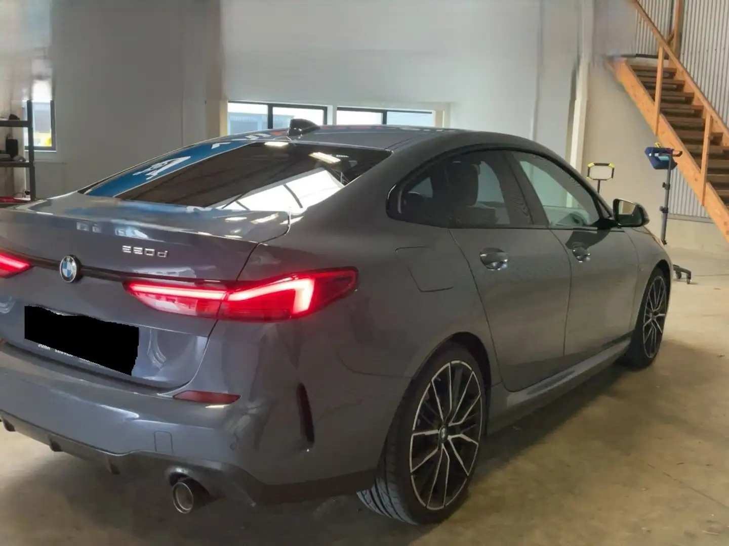 BMW 220 d Gran Coupé M-Sport *Leder| Navi| Pano| LED* Grau - 2