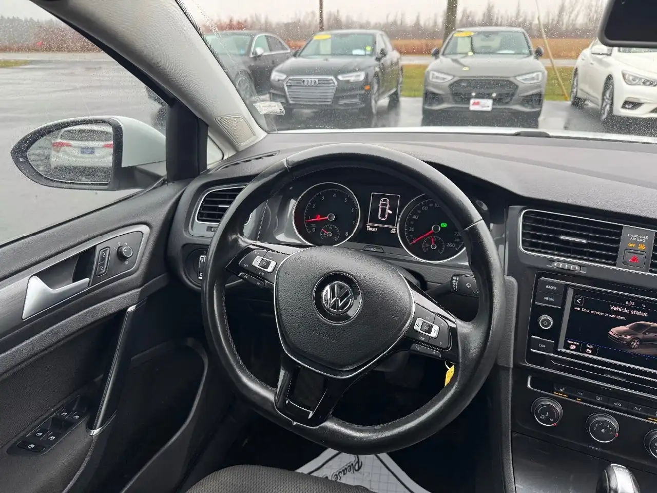 Volkswagen Golf снимка Volkswagen Golf
