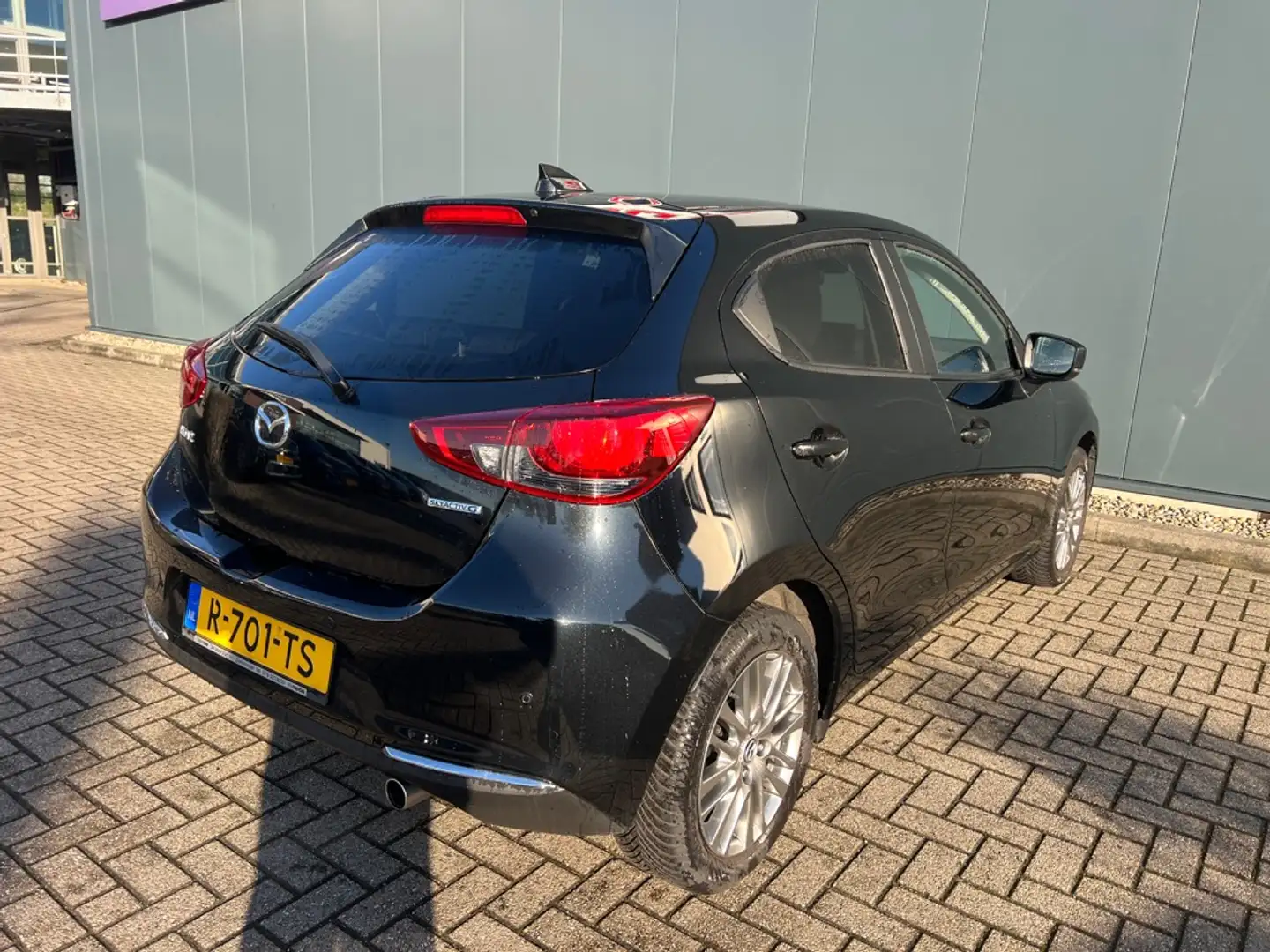 Mazda 2 1.5 Skyactiv-G Luxury Noir - 2
